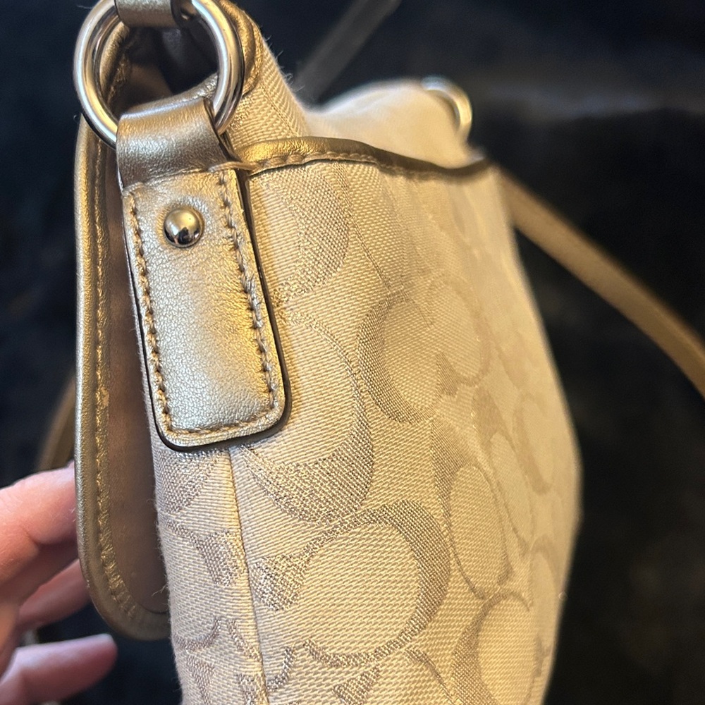 Coach Signature C Gold and Cream Soho Crossbody bag - Picture 6 of 16